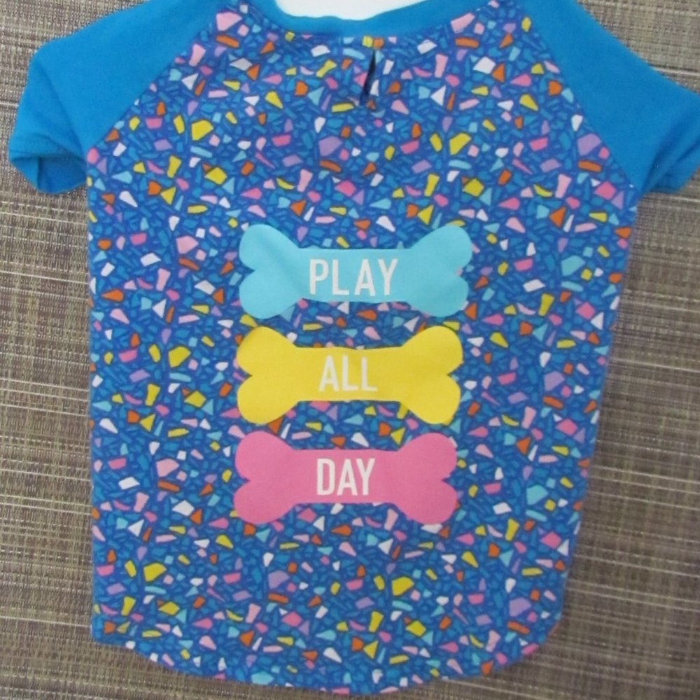 Medium Play All Day Blue Dog Tshirt